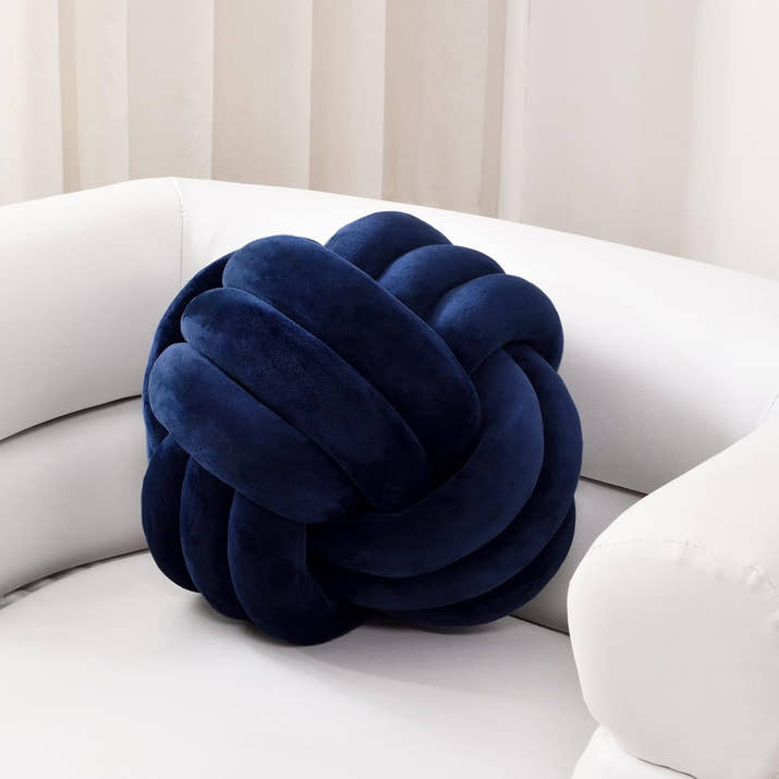 Soft Knot Ball Cushion
